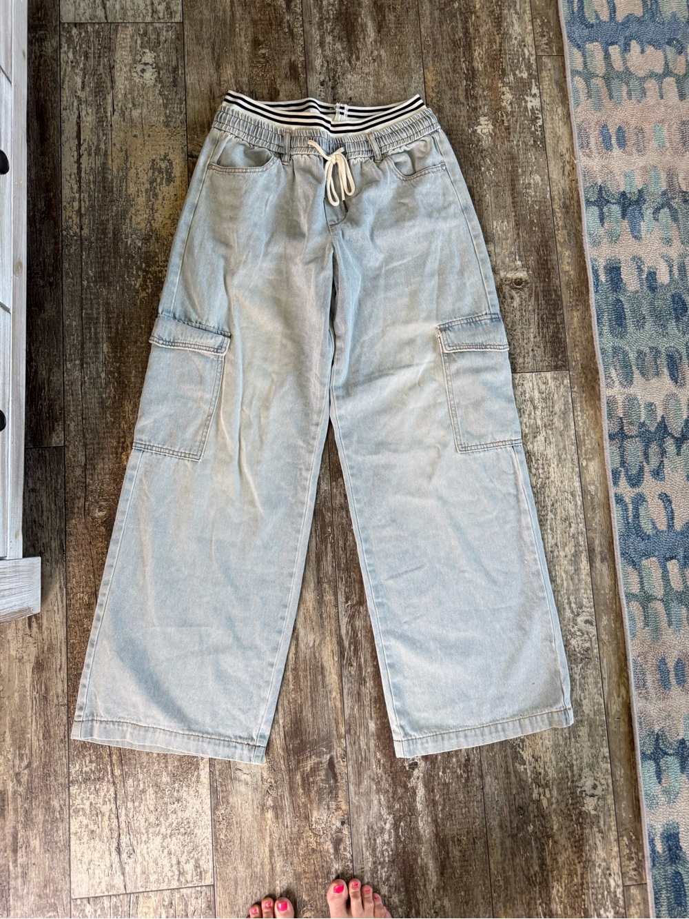 Madden girl Pull-On Wide-Leg Cargo Skater Jeans in light-wash denim.